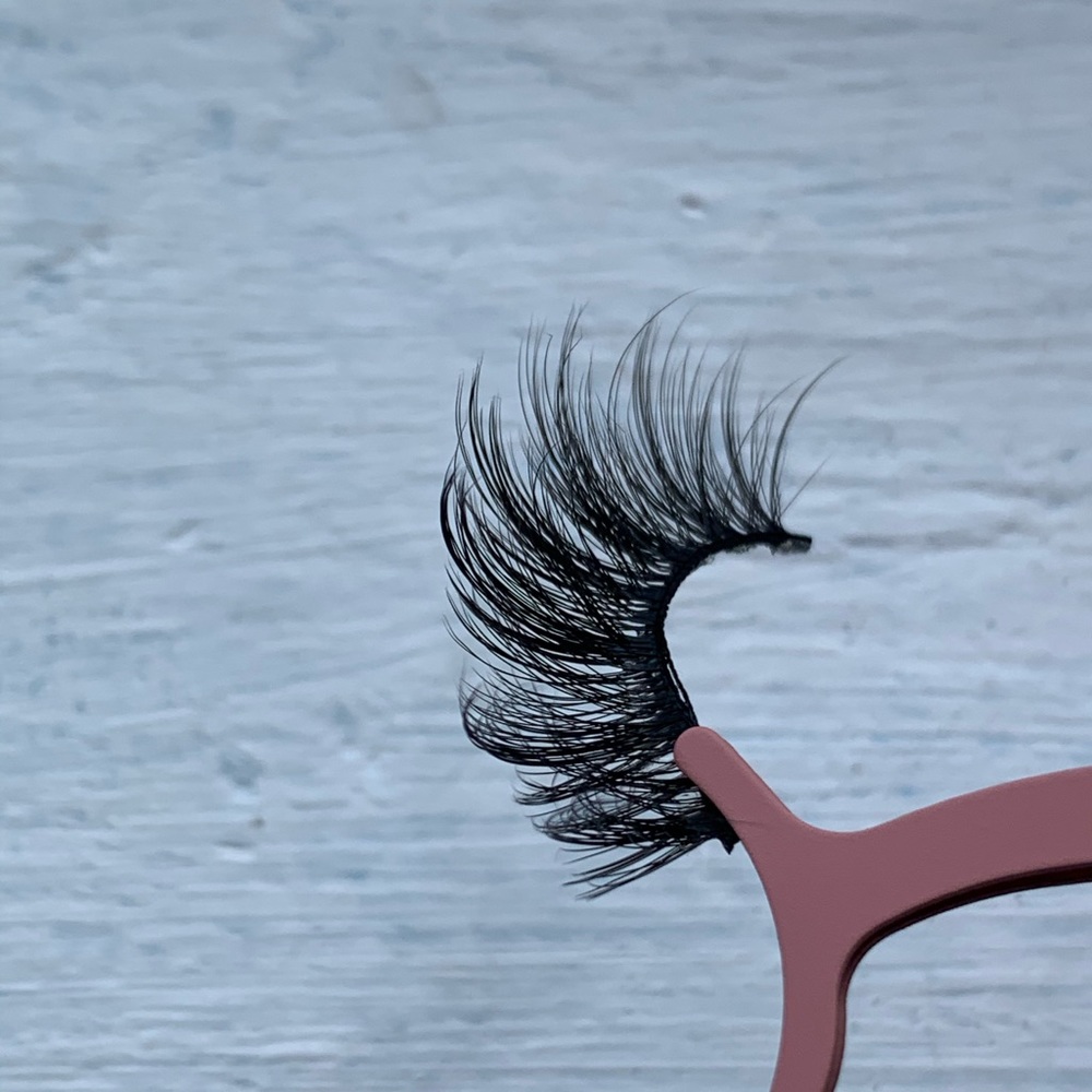 Lashes - Picture 2 of 5